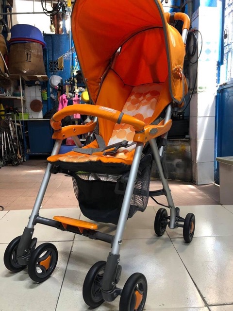 Xe đẩy du lịch Combi Cực Kỳ Gọn Nhẹ