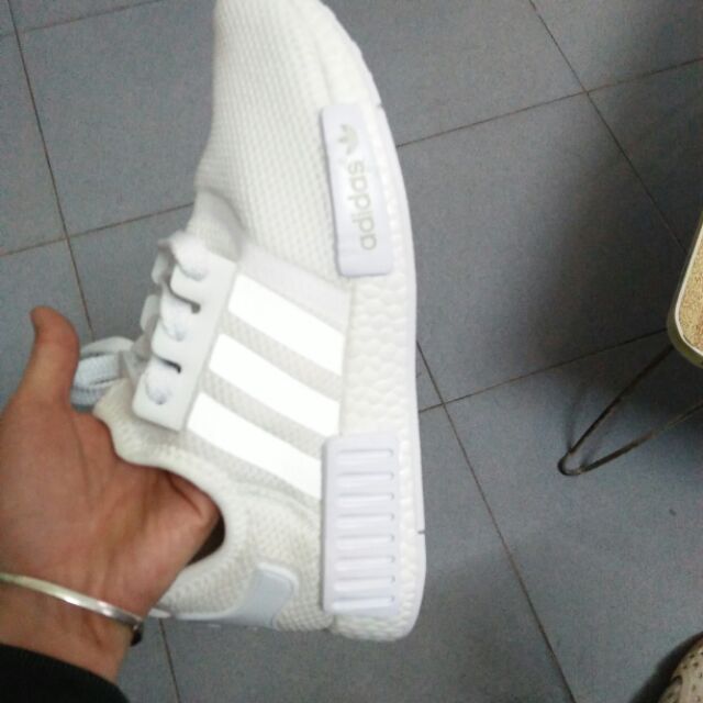 Nmd r1 gửi khách