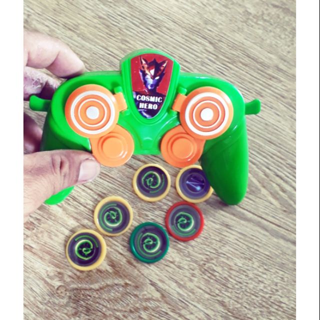 Chiếc mô hình bắn đĩa 2 nồng bằng nhựa rất đẹp