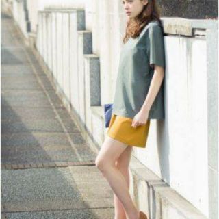 Quần short nữ Uniqlo cạp cao - vải chống nhăn