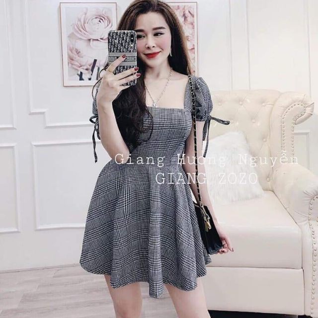 Đầm xòe tay phồng kẻ