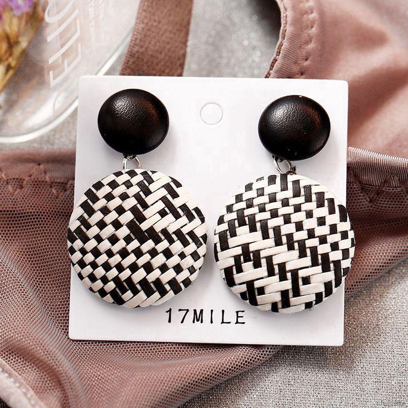 Cặp khuyên tai nữ hình tròn thời trang Hàn Quốc