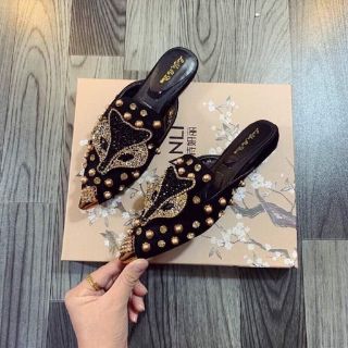 Dép sục cáo đá