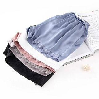 Quần đùi lụa satin nữ