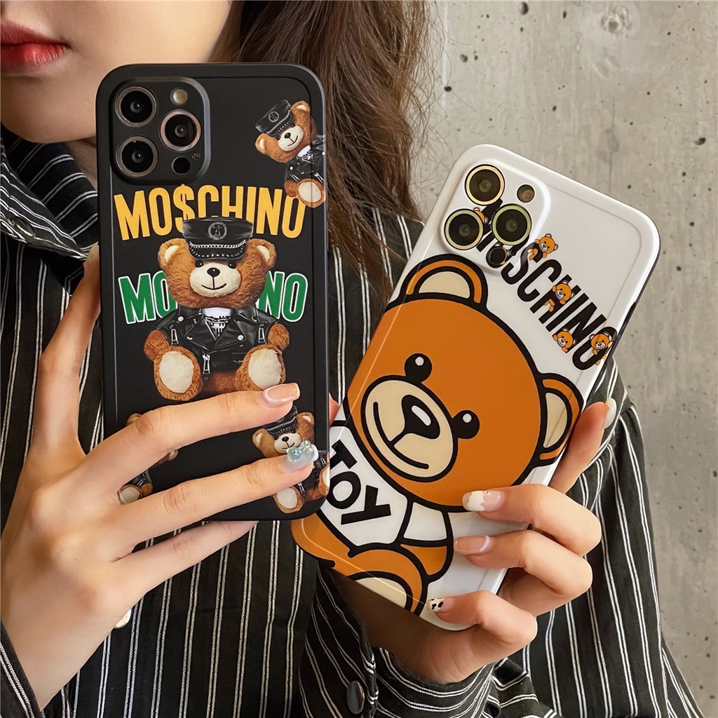 Ốp Điện Thoại Nhựa Cứng In Hình Gấu moschino Cho iphone15 14 13 12 mini 11 pro max 6 / 6s 7 / 8plus se2 x / xs xr xsmax #HG4888