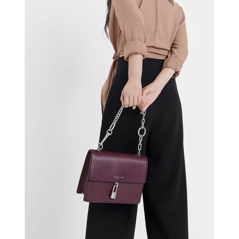 Túi Charles and Keith