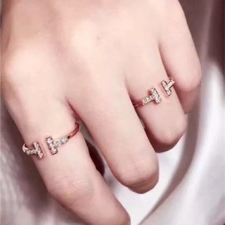 Nhẫn titan ko đen đính đá H