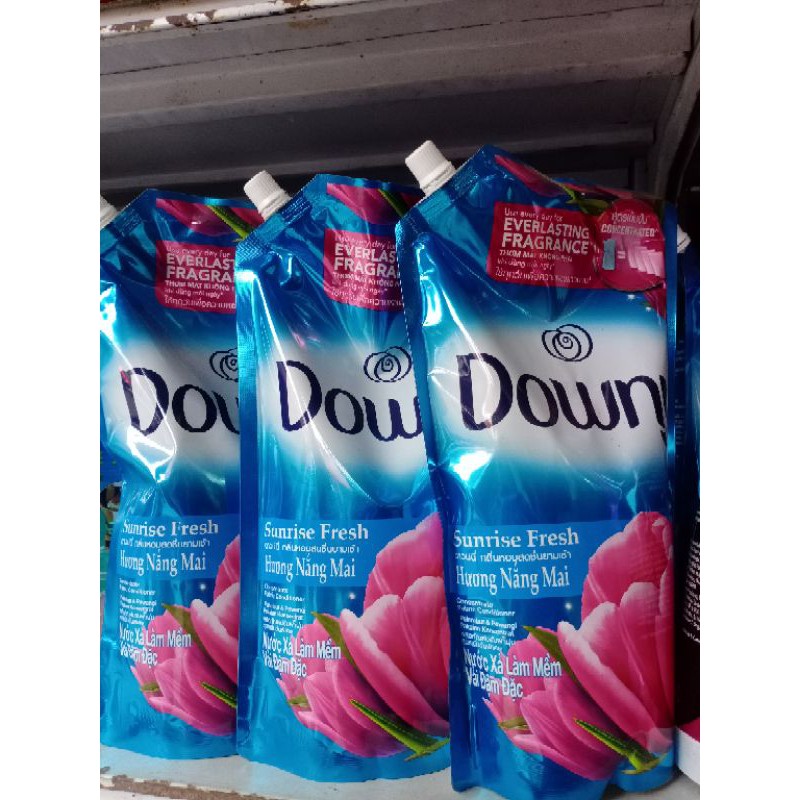 NƯỚC XẢ VẢI DOWNY ĐẬM ĐẶC HƯƠNG NẮNG MAI, túi 1.5L