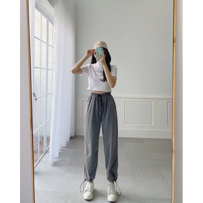 Quần joggers rút dây, thêu chữ Hàn
