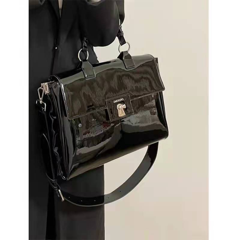 2022jk large single shoulder oblique straddle bag Black Neutral Postman bag handheld briefcase