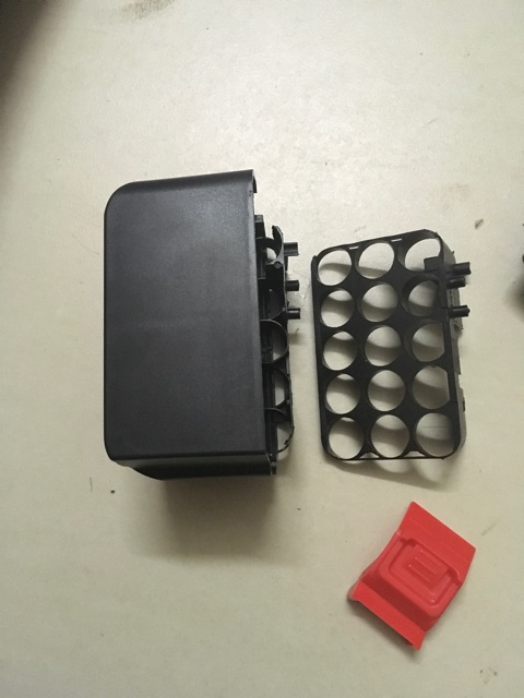 TNS..Vỏ pin makita trượt hộp 3 hàng x 5 cell 18650 có led báo pin và ốc