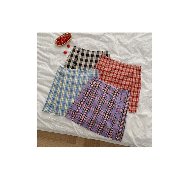 Chân váy kẻ chữ A