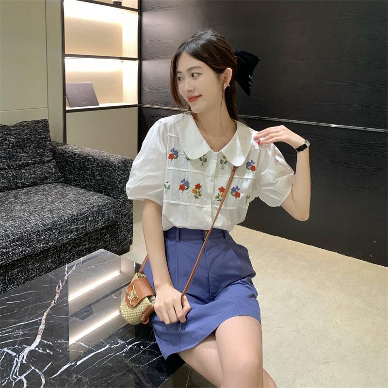 Áo Sơ Mi Trắng Tay Ngắn Cổ Búp Bê Dáng Rộng Thêu Họa Tiết Ngọt Ngào Thời Trang Mùa Hè Mới Cho Nữ