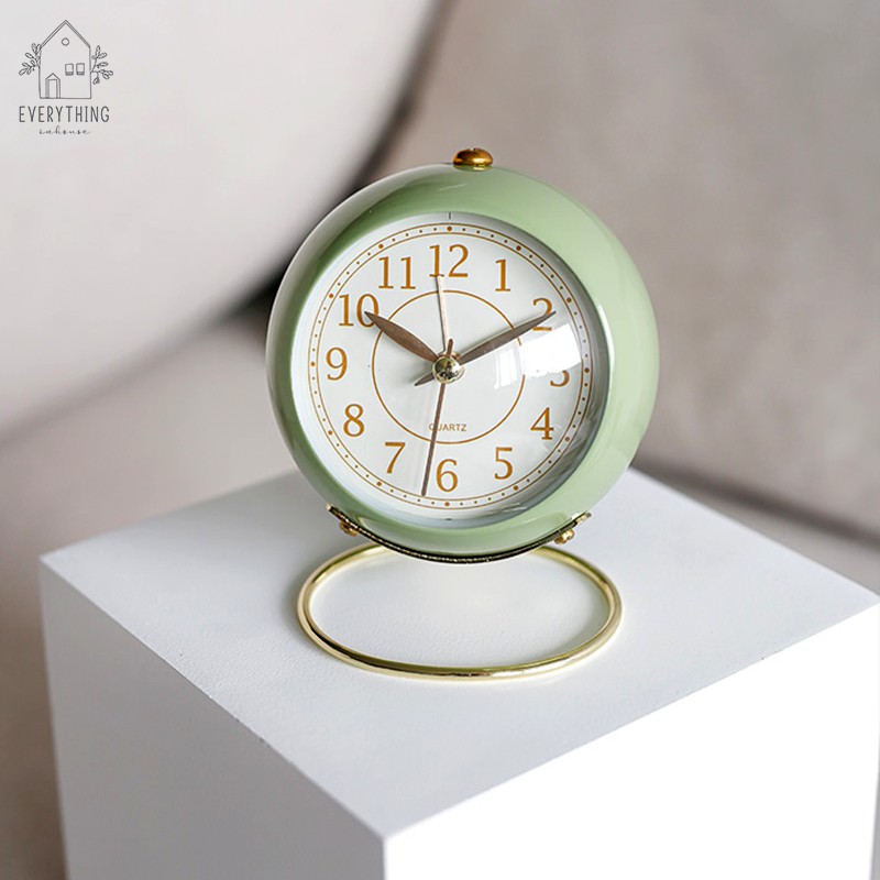 Đồng hồ để bàn báo thức phong cách vintage, retro