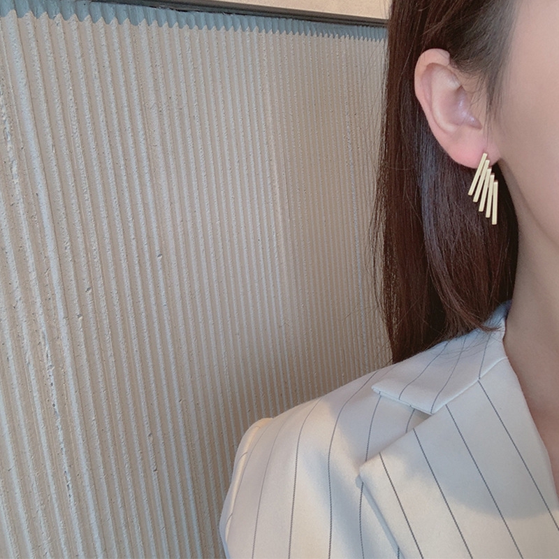 Khuyên tai thép titan mạ 18k nhiều lớp hình lông vũ phong cách thời trang Hàn Quốc