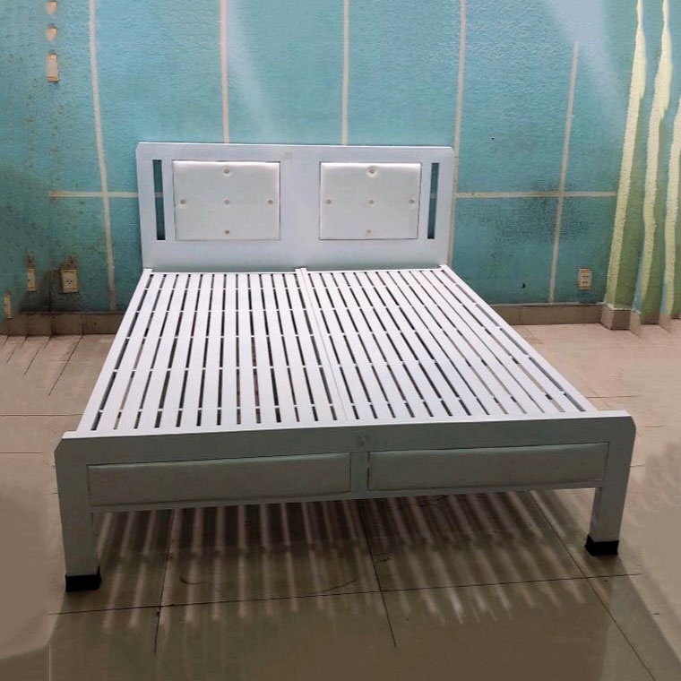 Giường ngủ sắt màu trắng đẹp hiện đại khung bằng sắt hộp kiểu gỗ giá rẻ - Giường ngủ sắt