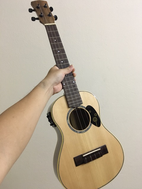 Ukulele điệp ( kèm tuner )