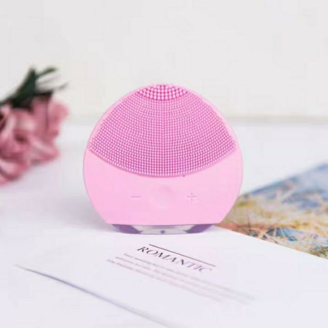 Thanh lý máy rửa mặt Forever mini(máy mới 100%, có hộp đựng bị nứt trong quá trình vận chuyển)