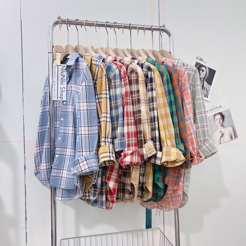 Áo sơ mi kẻ form rộng dài tay, Áo kiểu kẻ caro thêu hình dáng dài SM9533 - NhiNhi Shop
