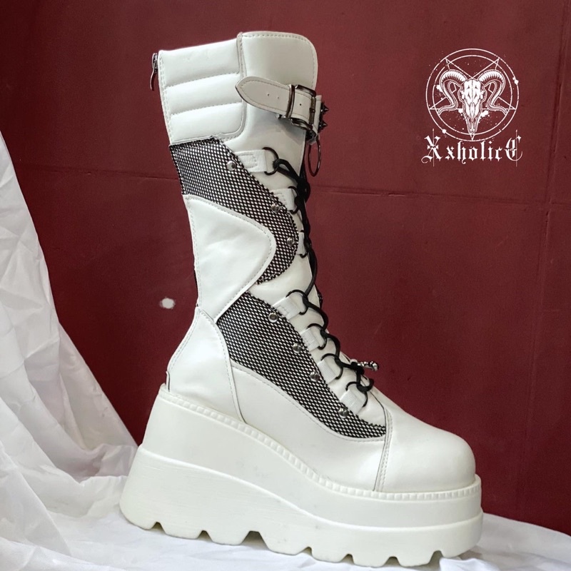- Boots  Lưới Trắng Cổ Cao