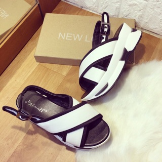 Sandal hàng mới về 