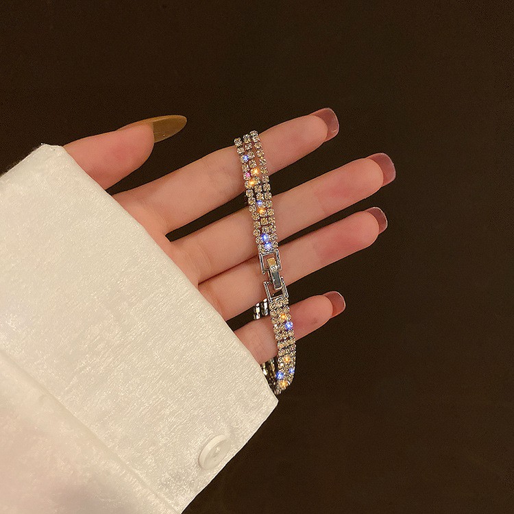 Vòng Đeo Tay Dáng Dài Đính Đá Phối Tua Rua Thời Trang Hàn Quốc | BigBuy360 - bigbuy360.vn