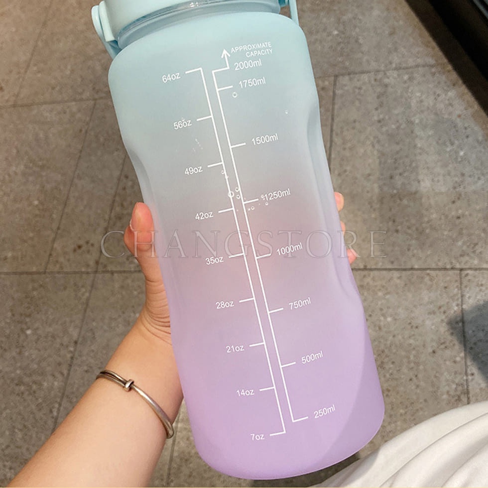 Bình Nước 2 Lít Có Vạch Kẻ Chia Giờ Cho Mỗi Ngày Kèm Ống Hút Tiện Lợi