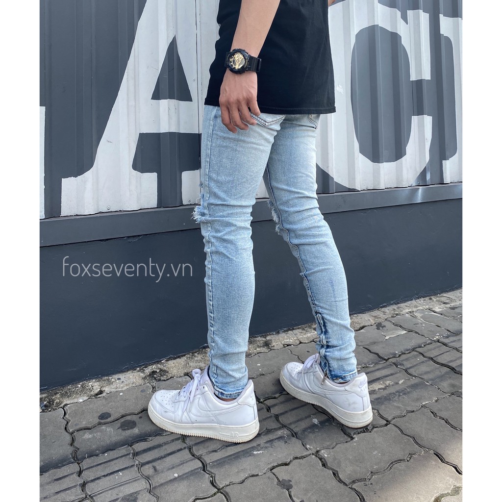 Quần Jean Nam Rách Gối Có Zipper(Khóa Kéo Ống Quần) Màu Xanh Nhạt Đẹp, Form Skinny, Tặng Kèm Dây Drawstring, Streetstyle