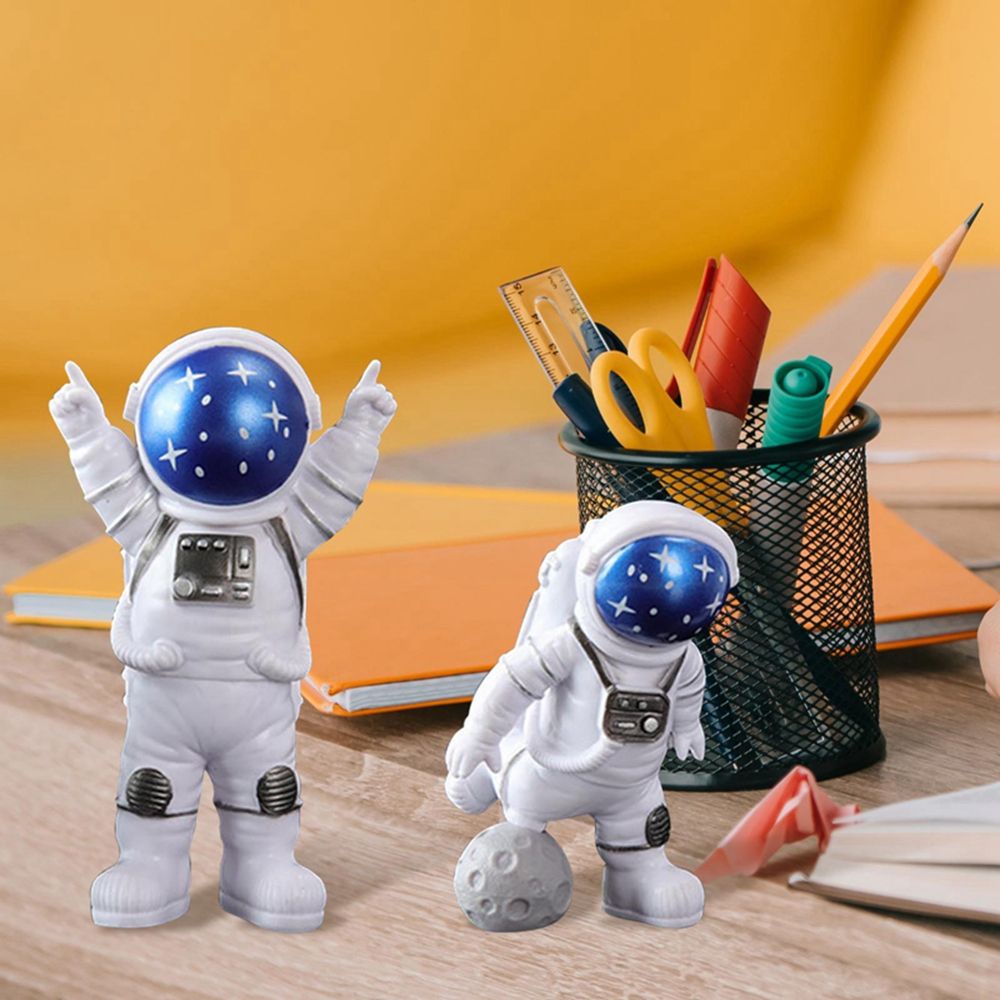 Mô hình phi hành gia mini bằng nhựa resin phong cách Bắc Âu trang trí bàn làm việc hiện đại