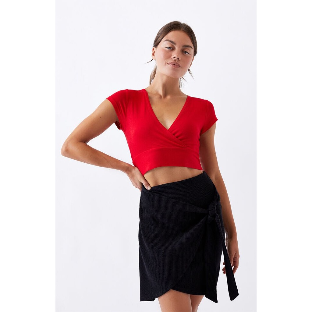 Áo croptop hở lưng sau cột dây nơ ME TO W3