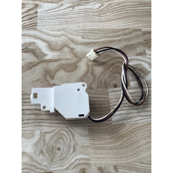 Khoá cửa toshiba inverter dùng chung nhiều model hàng tháo máy