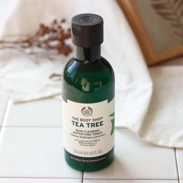 Toner tràm trà cho da dầu The Body Shop Tea Tree Skin Clearinh