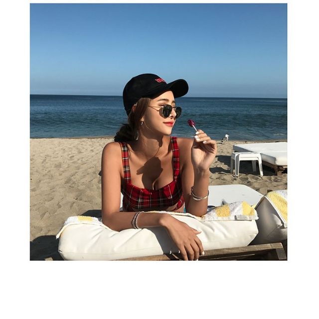 Bộ bơi bikini kẻ đỏ ( Sẵn ) | BigBuy360 - bigbuy360.vn