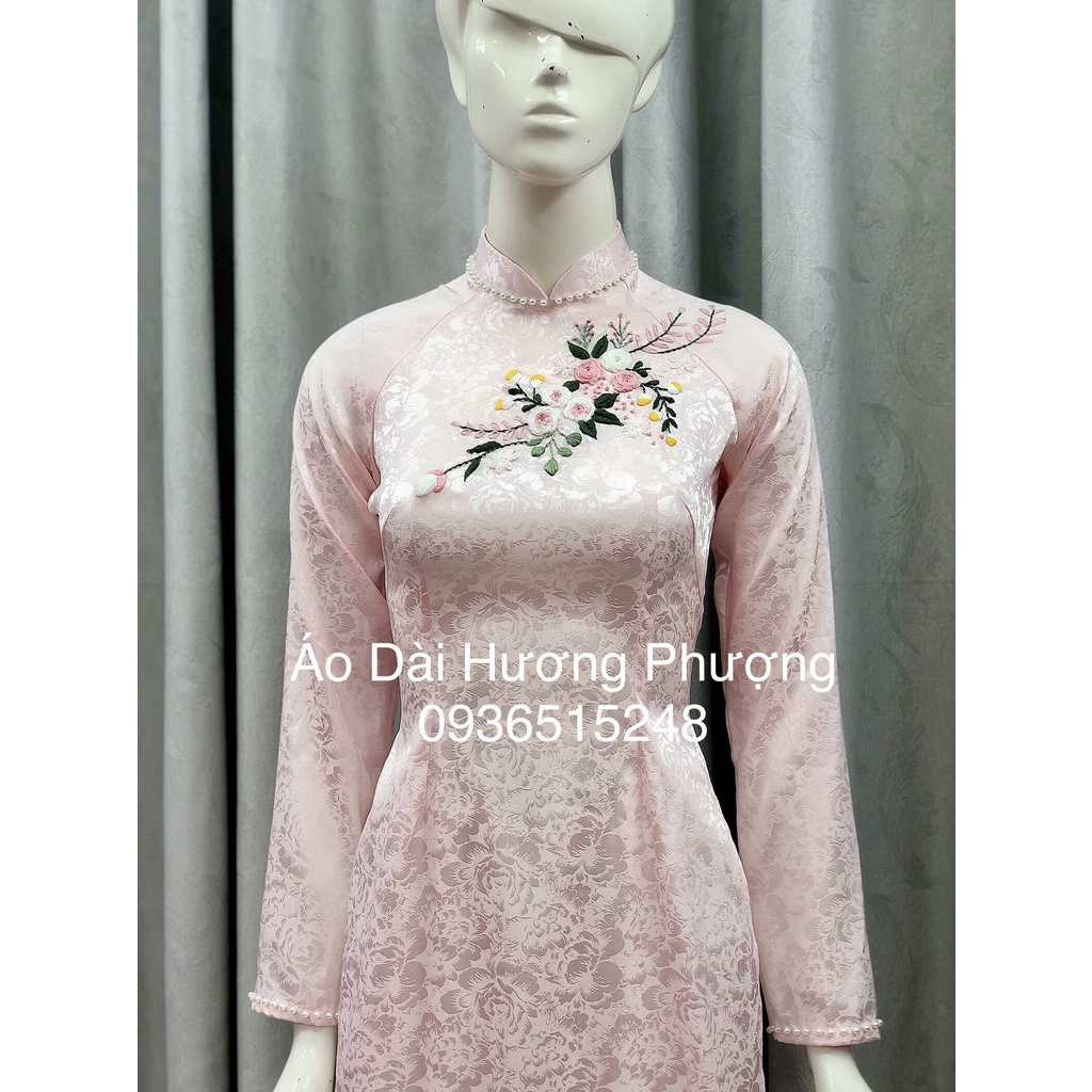 ÁO DÀI GẤM HỒNG THÊU HOA