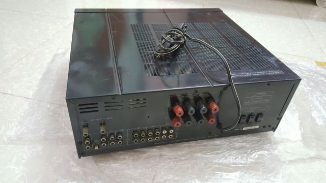 Amply Nhật bản Victor AX 990 màu đen  chạy 8 sò than