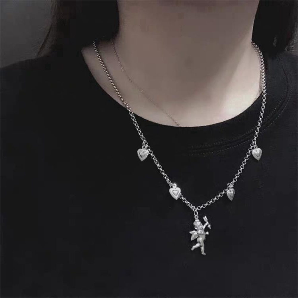 Dây chuyền choker phối hình trái tim và thần tình yêu