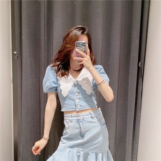 Áo crop top cổ tiểu thư