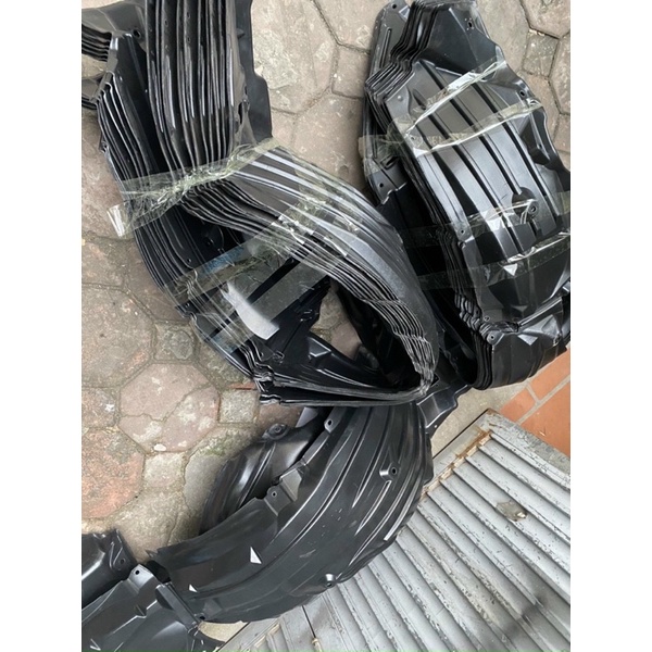 Chắn bùn lòng dè trước phải + trái Mazda 3 2015-2018 (chuyên sỉ ,bán buôn bán lẻ)