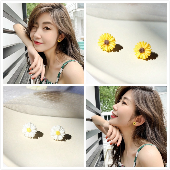 Đôi bông tai hình hoa cúc nhỏ xinh phong cách Hàn Quốc cho nữ