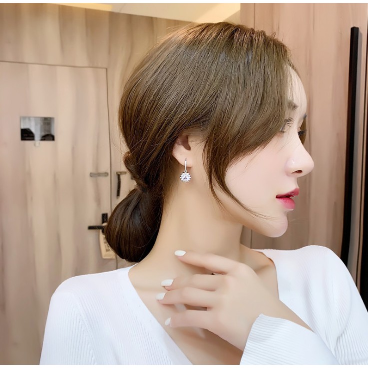 Bông tai hoa mặt trời thời trang S925 Bạc cao Carbon Diamond Earrings cho phụ nữ