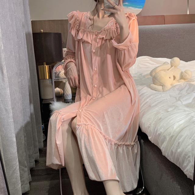 Court style embroidered gold velvet super fairy nightdress 2022 new autumn slim and comfortable V-collar pajamas home wear trend