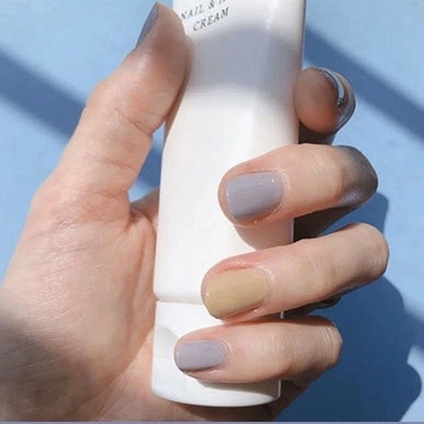 Set 24 Móng Tay Giả Màu Sắc Nhã Nhặn Kèm Keo Dán