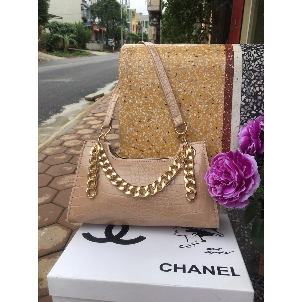 Túi đeo chéo Apede xích vàng