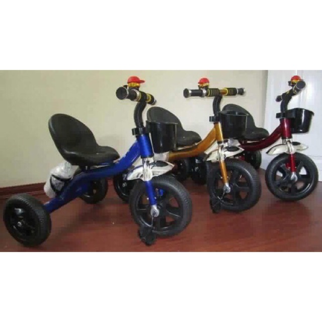 Xe đạp ba bánh kèm bình nước