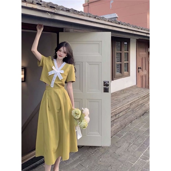 Áo Sơ Mi Thắt Nơ Kèm Chân Váy Dài Phong Cách 2021 | BigBuy360 - bigbuy360.vn