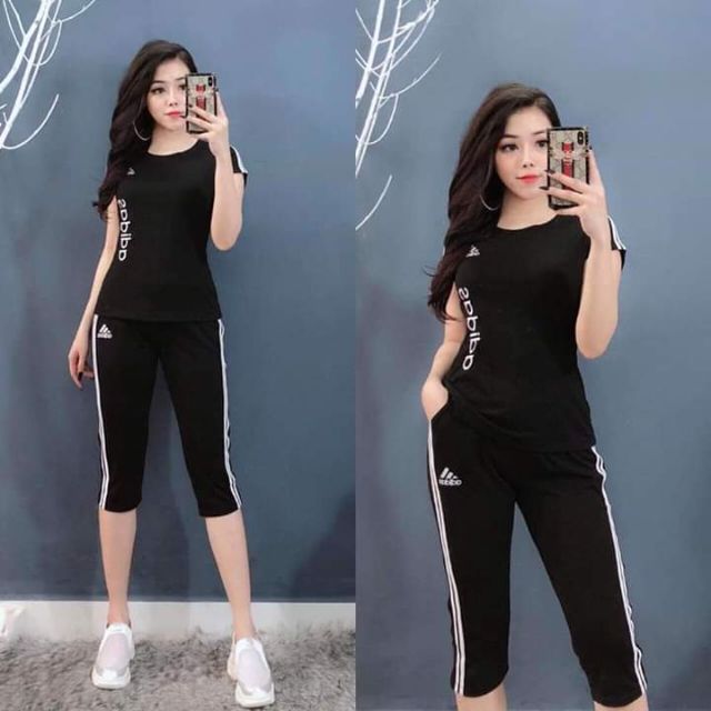 Áo bộ lửng Hè đến rồi em lại bán đồ bộ cho các chế nhé.ai từng mua áo khoác của e là biết chất lượng như nào đấy ạ.....