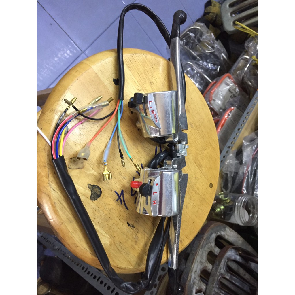 Cặp tai côn + thắng và đèn và xinhan cho xe honda 67 - có nút đề cho anh em độ chế