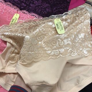 Quần lót ren cạp cao