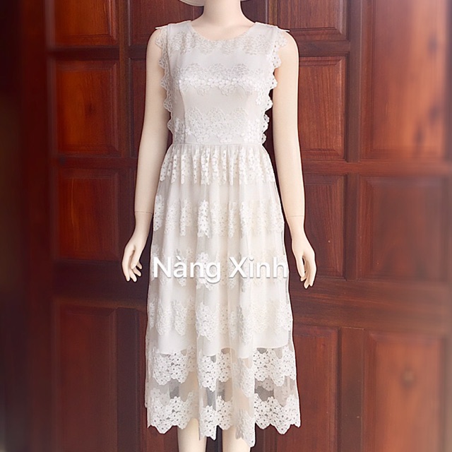 Đầm xoè ren trắng