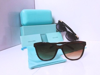 KÍNH TIFFANY TẶNG HỘP